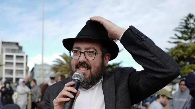 ‘Bring light to the world’: Journalist preserves slain Bondi rabbi’s mission in...