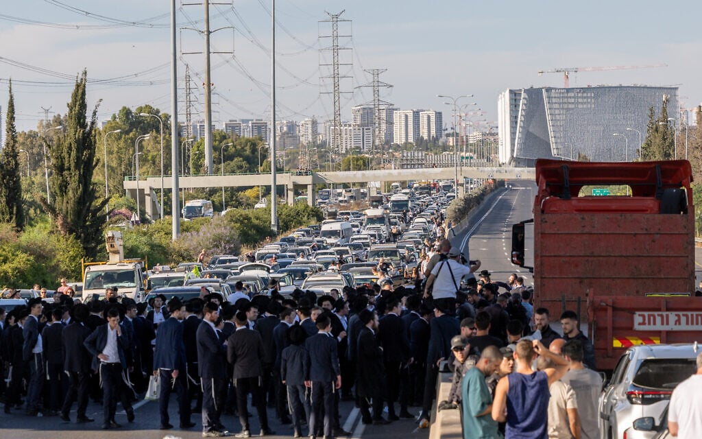 Mass ultra-Orthodox protests block roads, halt traffic over arrest of draft dodgers