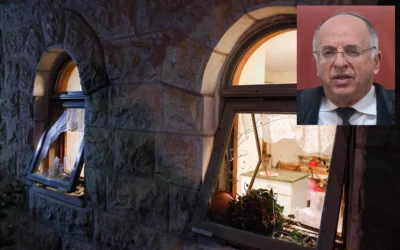 Smashed windows are seen at the home of Supreme Court Deputy Chief Justice Noam Sohlberg in the settlement of Alon Shvut following a riot by Haredi demonstrators, June 3, 2026. (Chaim Goldberg/Flash90); inset: Supreme Court Deputy President Noam Sohlberg at a court hearing, February 2, 2026. (Yonatan Sindel/Flash90)