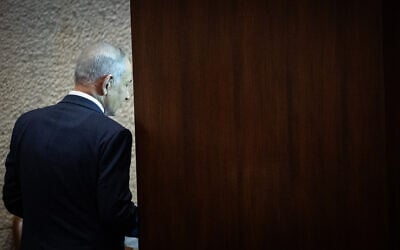 Prime Minister Benjamin Netanyahu casts a vote for the next state comptroller at the Knesset in Jerusalem, June 3, 2026. (Yonatan Sindel/Flash90)