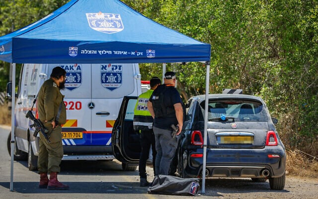 Security forces at the scene where terrorists opened fire at civilians at the entrance to Tzur Yitzhak, June 7, 2026. (Tal Gal/Flash90) Security forces at the scene where terrorists opened fire at civilians at the entrance to Tzur Yitzhak, June 7, 2026. (Tal Gal/Flash90)