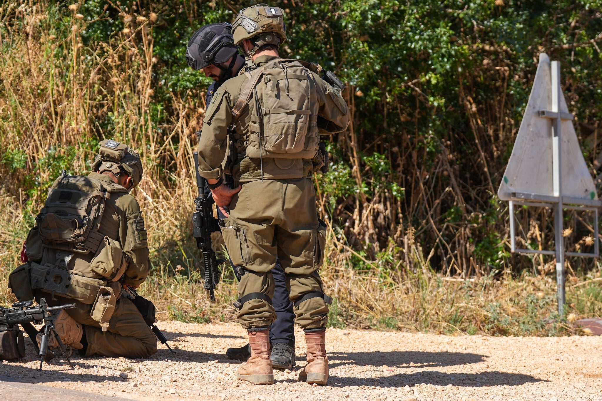 Gunman in military uniform shot dead at Lebanon border after firing on troops