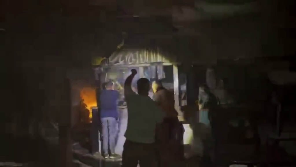 Settlers Rob Palestinian Restaurant Near Nablus, Set It Ablaze