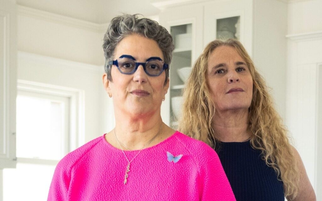 US Jewish alumni of Wexner fellowship demand reckoning over philanthropist’s Epstein ties