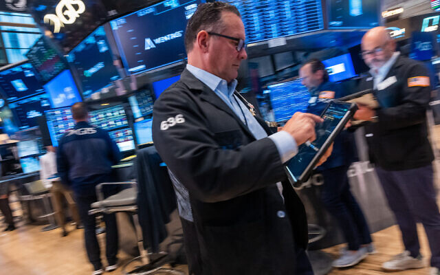 Traders work on the floor of the New York Stock Exchange (NYSE), July 9, 2026, in New York City. (Spencer Platt/Getty Images/AFP) Traders work on the floor of the New York Stock Exchange (NYSE), July 9, 2026, in New York City. (Spencer Platt/Getty Images/AFP)