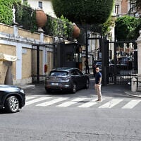 A motorcade delegation arrives on the first day of talks between the Lebanese and Israeli delegations at the US Embassy in Rome on July 14, 2026. (Andreas SOLARO/AFP)
