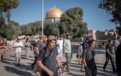 Illustrative: Israeli Jews are seen on the Temple Mount compound in Jerusalem during Tisha B’Av on July 23, 2026. (Ilia YEFIMOVICH/AFP) Illustrative: Israeli Jews are seen on the Temple Mount compound in Jerusalem during Tisha B’Av on July 23, 2026. (Ilia YEFIMOVICH/AFP)