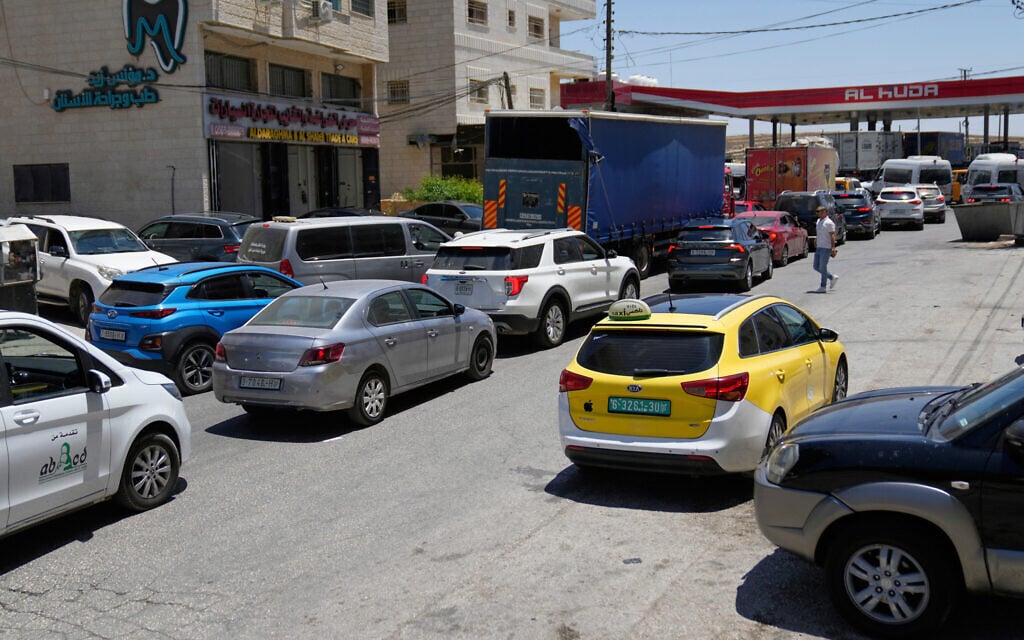 West Bank fuel shortage strands Palestinians at pump with economy running on empty
