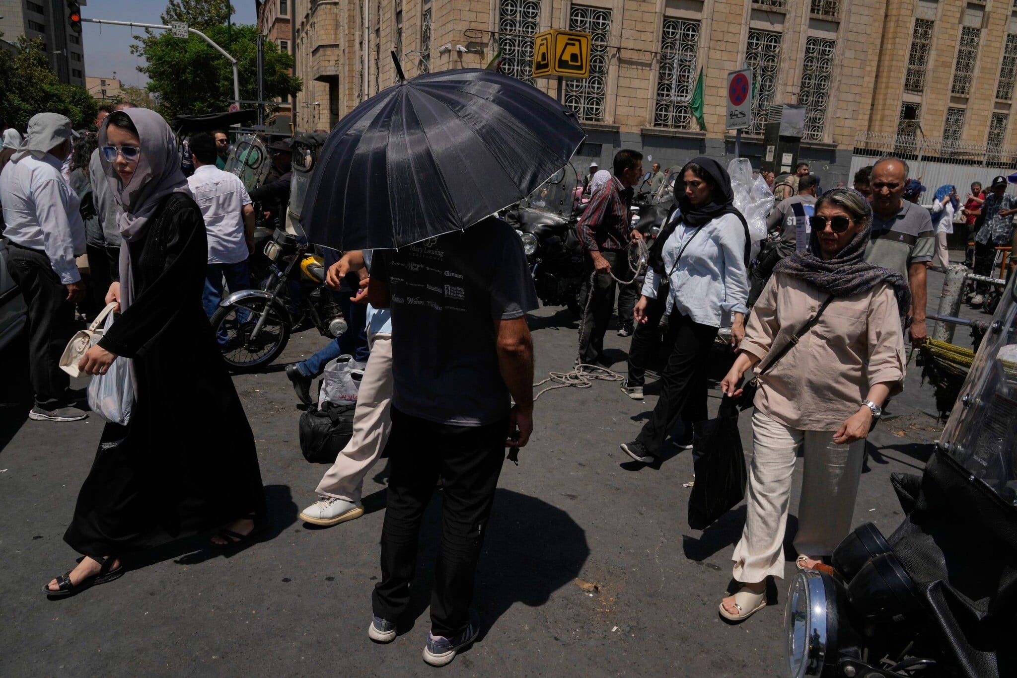 US strikes Iran for sixth consecutive night, as deescalation chances appear to fade