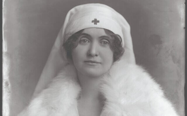 Alice Cahen d'Anvers Townshend in WWI Red Cross uniform (National Portrait Gallery London)