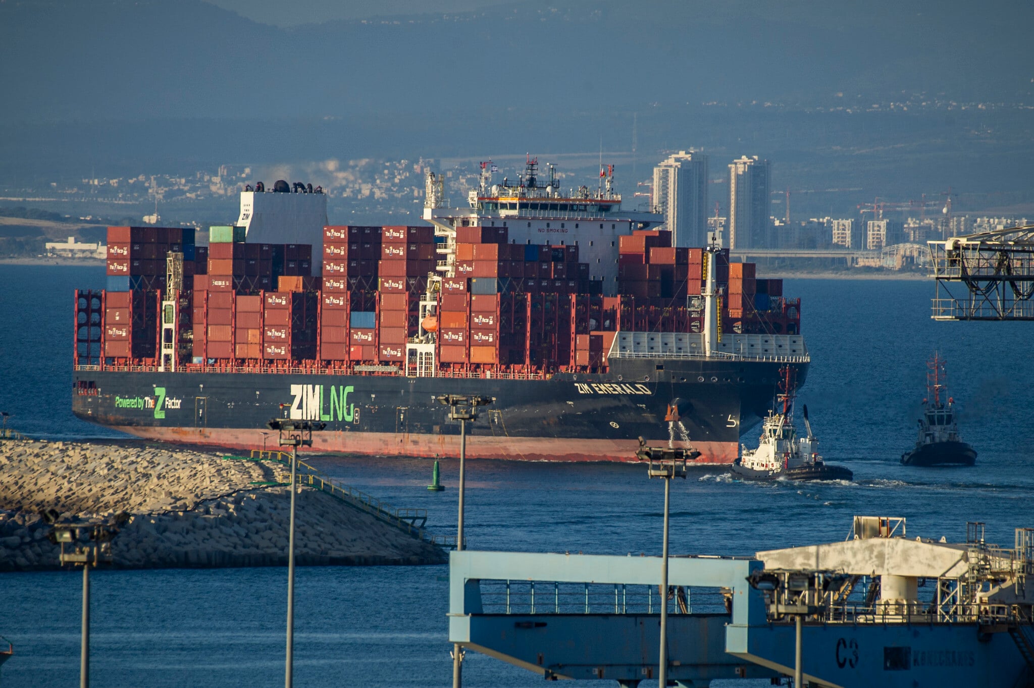 National security concerns threaten to capsize sale of Israeli shipping giant...
