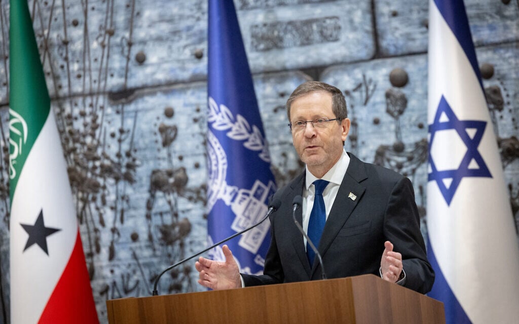 Herzog, opposition leaders assail government for declaring it will disobey High Court