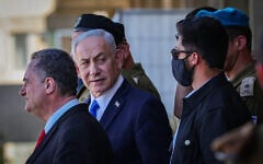 Prime Minister Benjamin Netanyahu (center) attends the graduation ceremony of an IDF officers’ course in southern Israel, June 25, 2026. (Flash90)