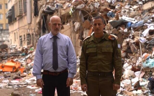Elad Edri of the IDF's Home Front Command, right, and Israel's ambassador-designate to Mexico, Yoed Magen. (Roi Avraham/GPO)