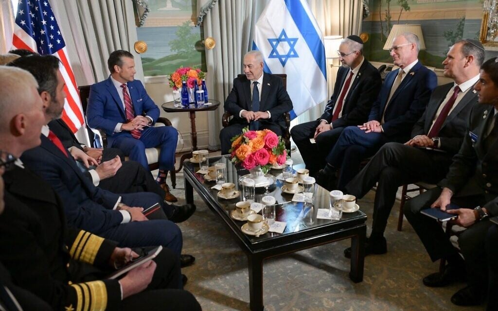 Prime Minister Benjamin Netanyahu meets with US Defense Secretary Pete Hegseth and their aides in Washington on July 29, 2026. (Maayan Toaf/GPO)
