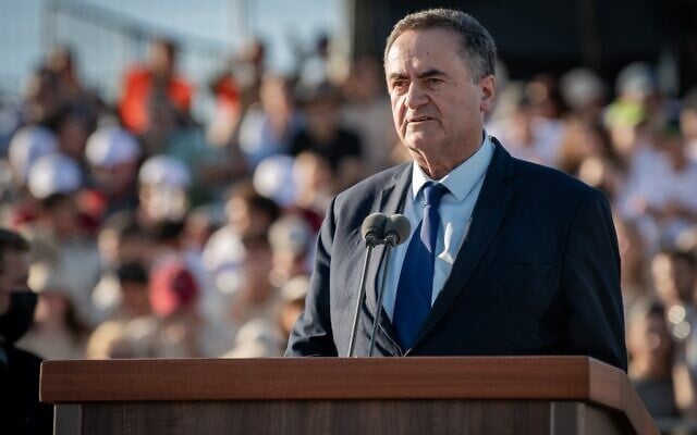 Defense Minister Israel Katz speaks at a pilots' graduation ceremony at the Hatzerim Airbase, July 9, 2026. (Israel Defense Forces)
