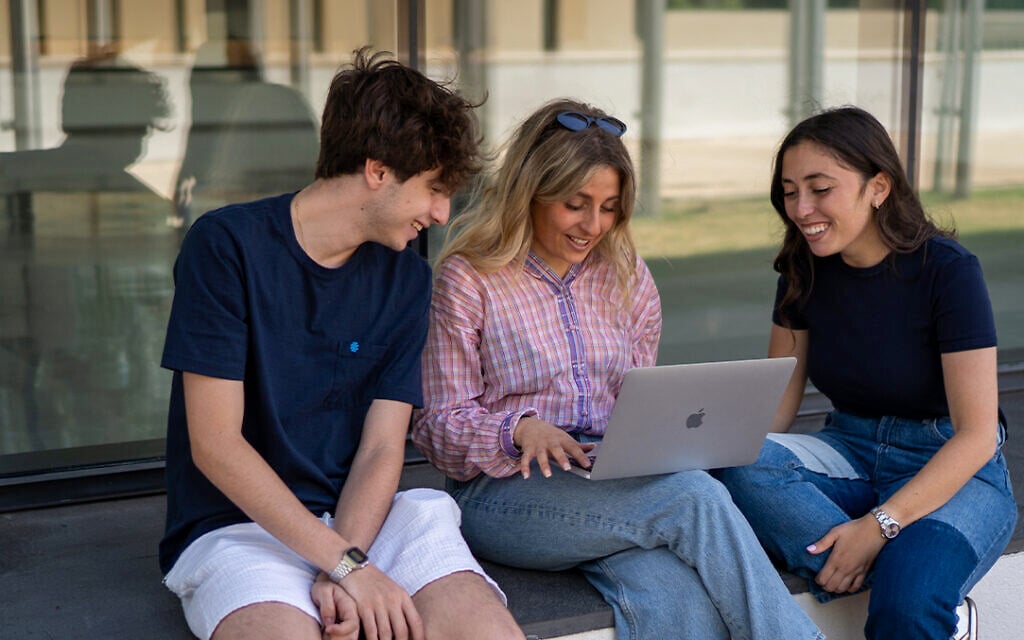 Live in Israel, Study in English at Reichman University - Sponsored Content