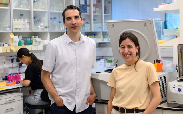 Dr. Ariel Afek, left, and doctoral student Noga Levy at Afek's lab at the Weizmann Institute of Science. (Courtesy/Weizmann Institute of Science)