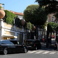 A motorcade arrives for a new round of talks between Lebanese and Israeli delegations at the US Embassy in Rome, Italy, on August 4, 2026. (Tiziana FABI/AFP)