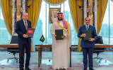 From left, Turkish President Recep Tayyip Erdogan, Saudi Crown Prince Mohammed bin Salman and Pakistani Prime Minister Shehbaz Sharif pose after signing a trilateral defense agreement in Mecca, Saudi Arabia, August 7, 2026. (Saudi Press Agency via AP)