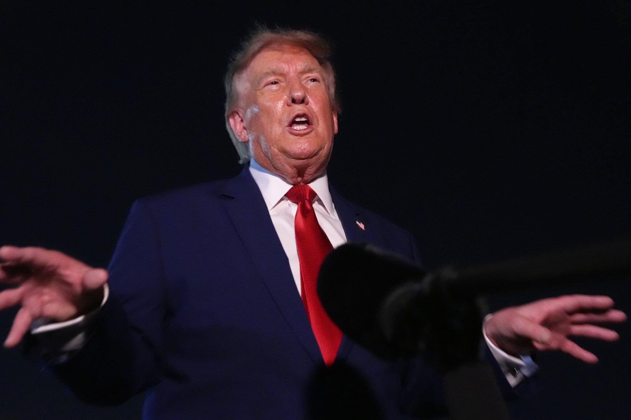 Trump Maintains Blockade as Iran Vows to Keep Strait of Hormuz Closed