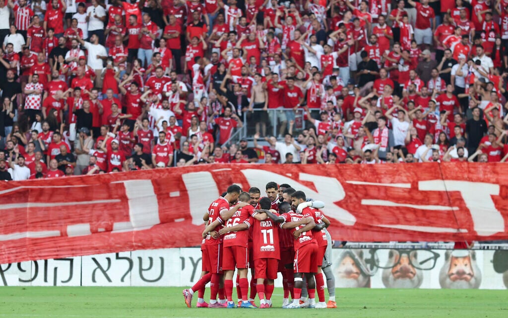 Dutch city bans Israeli fans from soccer match; Foreign Ministry demands reversal