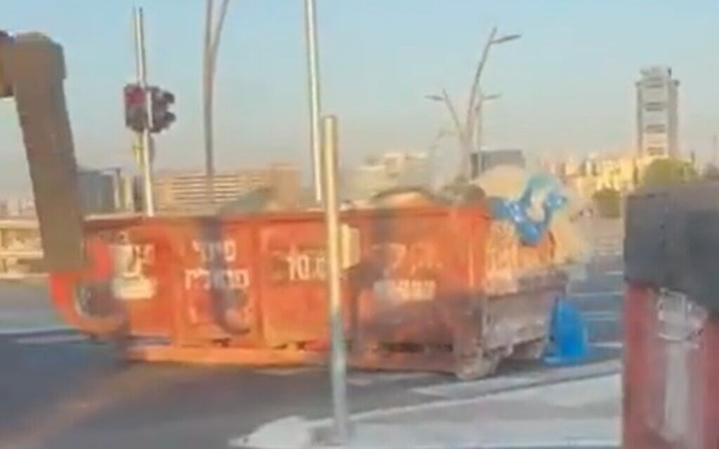 Bnei Brak Municipality says it is behind blocking of neighborhood to traffic during Shabbat