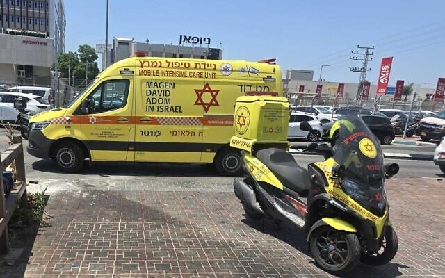 Medics at the site of a fatal criminal shooting in Rishon Lezion, August 4, 2026. (Magen David Adom)