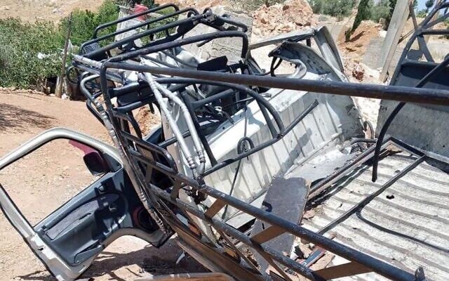 A vehicle is seen destroyed following an Israeli airstrike in the southwestern Syrian town of Beit Jinn on August 22, 2026. (X, used in accordance with Clause 27a of the Copyright Law)