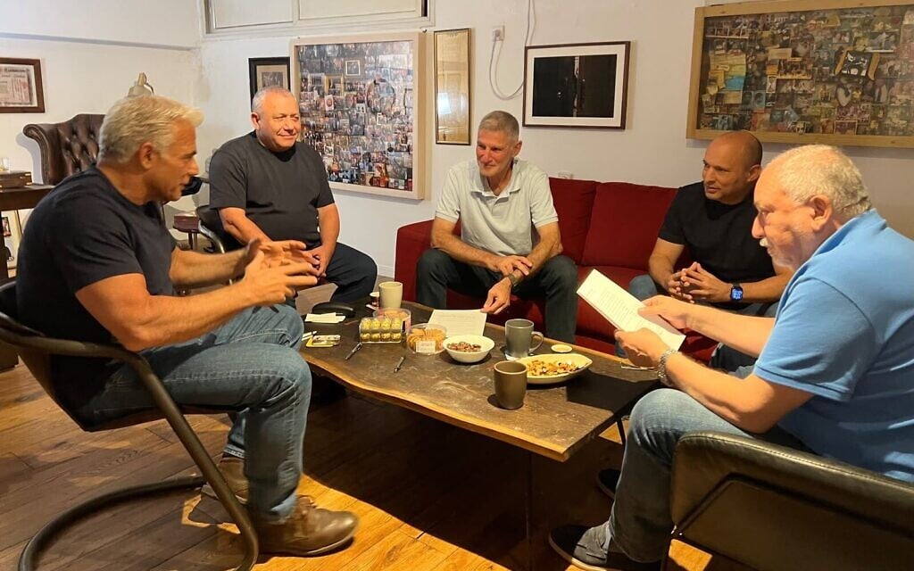 From right to left: Yisrael Beytenu chairman Avigdor Liberman, B'Yachad leader Naftali Bennett, Democrats chief Naftali Bennett, Yashar head Gadi Eisenkot and Opposition Leader Yair Lapid meet at the latter's home in Tel Aviv to coordinate strategy ahead of the upcoming Knesset elections. (Lihi Lapid) From right to left: Yisrael Beytenu chairman Avigdor Liberman, B'Yachad leader Naftali Bennett, Democrats chief Naftali Bennett, Yashar head Gadi Eisenkot and Opposition Leader Yair Lapid meet at the latter's home in Tel Aviv to coordinate strategy ahead of the upcoming Knesset elections. (Lihi Lapid)