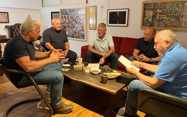 From right to left: Yisrael Beytenu chairman Avigdor Liberman, B'Yachad leader Naftali Bennett, Democrats chief Naftali Bennett, Yashar head Gadi Eisenkot and Opposition Leader Yair Lapid meet at the latter's home in Tel Aviv to coordinate strategy ahead of the upcoming Knesset elections. (Lihi Lapid)