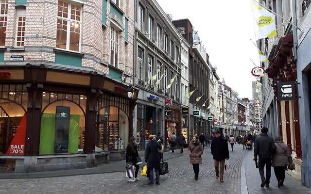 People walk in the streets of Maastricht on February 3, 2017. (Sophie MIGNON/AFP)