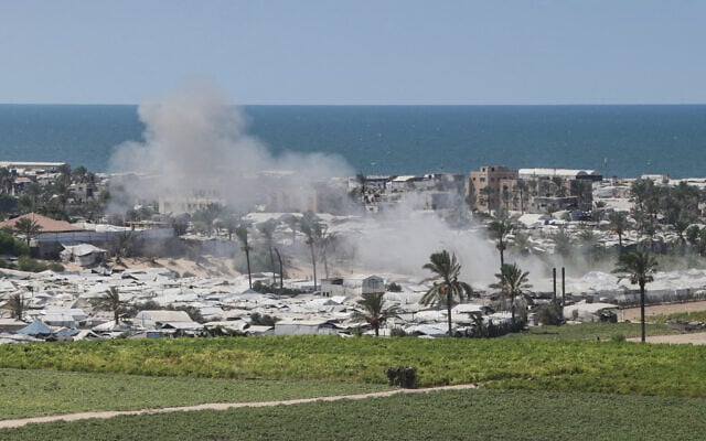 Smoke billows after an Israeli strike in al-Mawasi area of Khan Younis in the southern Gaza Strip on September 25, 2026. (Bashar Taleb/AFP)