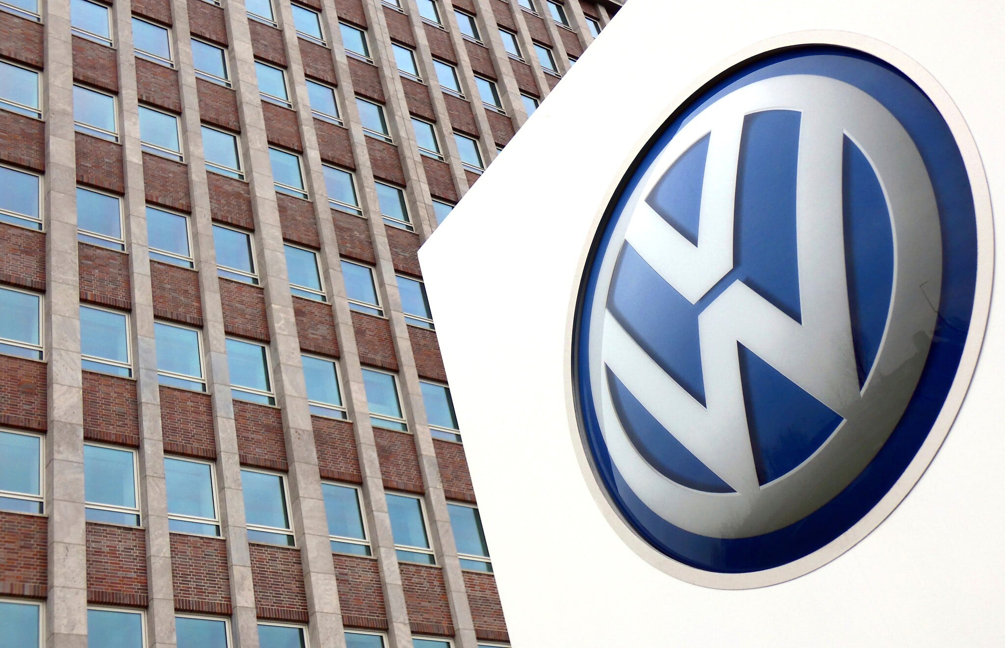 Volkswagen to convert German car plant to produce Israeli defense equipment