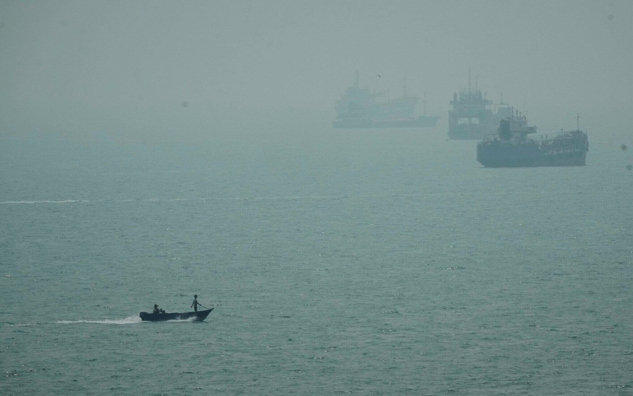 Diplomacy stumbles as meeting on Hormuz between Iran and Gulf states is postponed