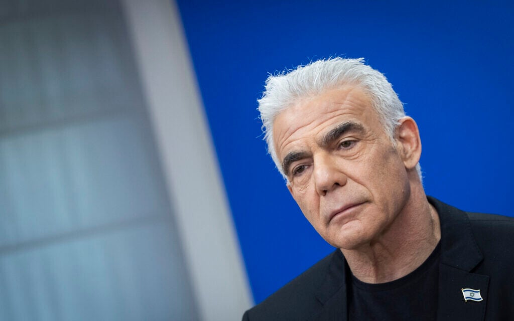 With his own hands, Yair Lapid dismantled his life’s work