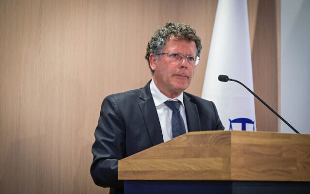 Supreme Court President Isaac Amit speaks during a conference held by the Israel Bar Association, in Tel Aviv, September 2, 2026. (Avshalom Sassoni/Flash90)