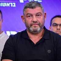 People of Israel party chairman Ofer Winter speaks during a press conference in Tel Aviv, September 2, 2026. (Avshalom Sassoni/Flash90)