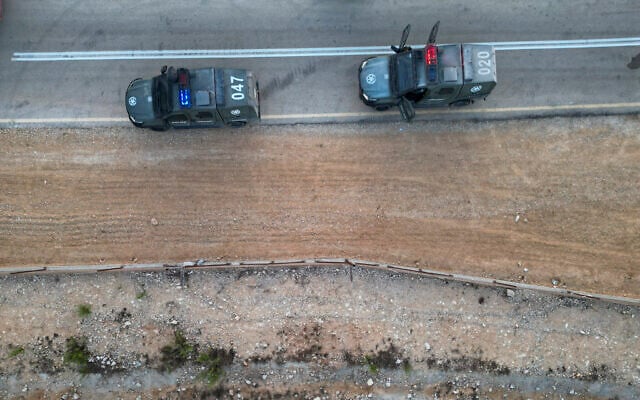 Border Police vehicles are seen near the security barrier, close to the Palestinian village of Al-Jib, near Jerusalem, September 9, 2026. (Chaim Goldberg/Flash90)