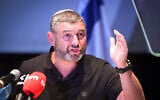 People of Israel chair Ofer Winter speaks at a party event in Rishon Lezion, September 15, 2026. (Avshalom Sassoni/Flash90)