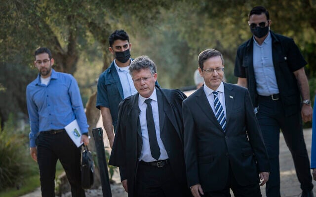 A swearing in ceremony for newly appointed judges at the President’s residence in Jerusalem, on September 15, 2026. (Chaim Goldberg/Flash90)