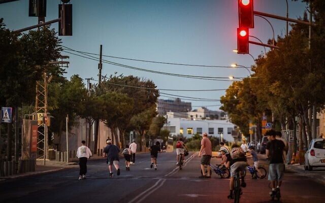 People ride bicycles in Jerusalem on the eve of Yom Kippur, the Day of Atonement and the holiest day in the Jewish calendar, September 20, 2026. (Yonatan Sindel/Flash90)