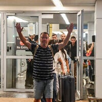 Passengers from a flydubai flight whose copilot allegedly sought to hijack and crash the plane arrive at Ben Gurion Airport, September 30, 2026. (Avshalom Sassoni/Flash90)