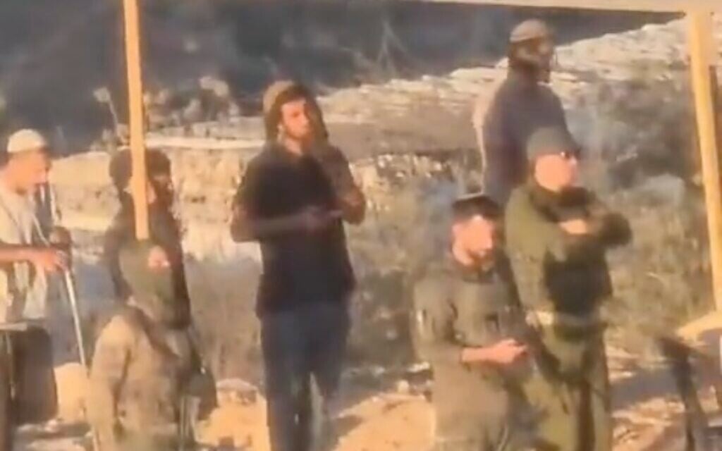 IDF ousts reservist who prayed with besieging settlers; still no arrests for Qusra attack