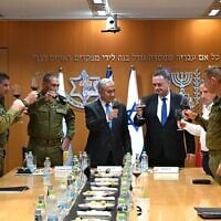Prime Minister Benjamin Netanyahu (center) during a Rosh Hashanah toast with the IDF General Staff Forum, September 3, 2026. (Haim Zach/GPO)