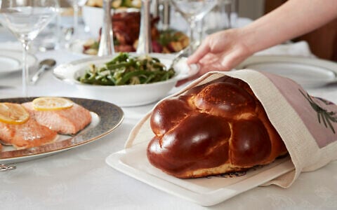 Illustrative: A Shabbat table (iStock by Getty Images)