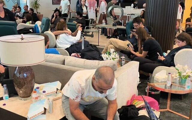 Passengers, mostly Israelis, from a flydubai plane are seen inside Tabuk Airport terminal in Saudi Arabia, after an alleged attempt by the co-pilot to crash the plane, September 30, 2026. (Social media; used in accordance with Clause 27a of the Copyright Law)