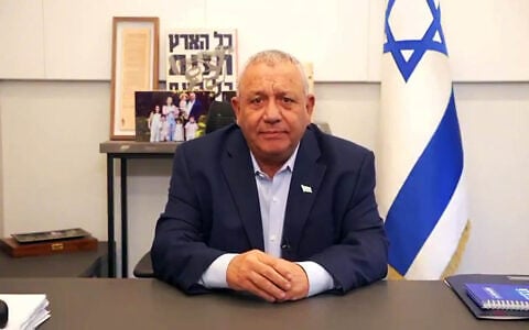 Yashar party chair Gadi Eisenkot gives an address on October 29, 2026. (Gadi Eisenkot/X screenshot)