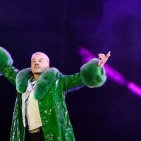 US rapper, singer, dancer and DJ, Benjamin Haggerty, known as Macklemore, performs at the Goldencoast Rap Festival in Corcelles-les-Monts, near Dijon, central-eastern France, on August 30, 2026. (ARNAUD FINISTRE/AFP) US rapper, singer, dancer and DJ, Benjamin Haggerty, known as Macklemore, performs at the Goldencoast Rap Festival in Corcelles-les-Monts, near Dijon, central-eastern France, on August 30, 2026. (ARNAUD FINISTRE/AFP)