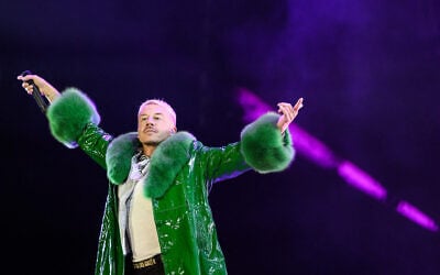 US rapper, singer, dancer and DJ, Benjamin Haggerty, known as Macklemore, performs at the Goldencoast Rap Festival in Corcelles-les-Monts, near Dijon, central-eastern France, on August 30, 2026. (ARNAUD FINISTRE/AFP) US rapper, singer, dancer and DJ, Benjamin Haggerty, known as Macklemore, performs at the Goldencoast Rap Festival in Corcelles-les-Monts, near Dijon, central-eastern France, on August 30, 2026. (ARNAUD FINISTRE/AFP)